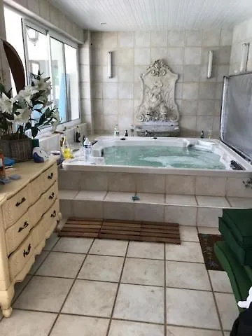 Dom wakacyjny Grande D'exception En Normandie Tennis, Piscine, Jacuzzi, Salle De Fitness Muids